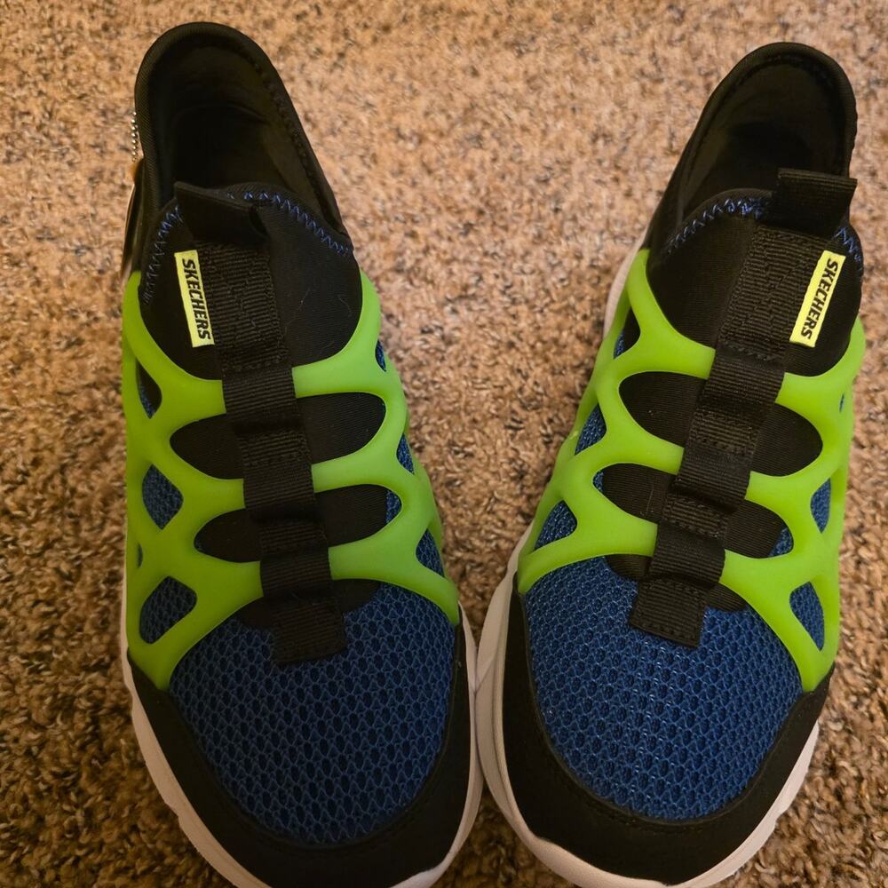 Skechers boys 6.5 new slip on lace free